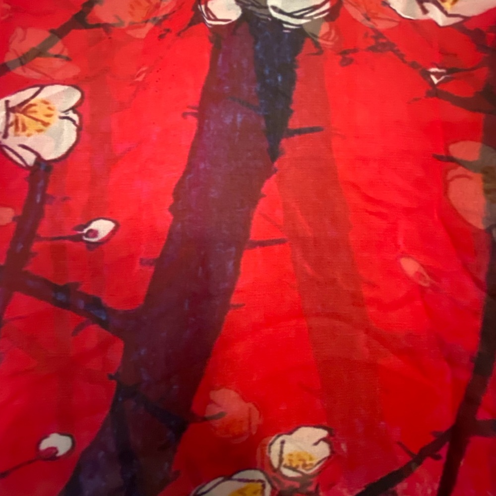 COCOON HOUSE 100% Silk Artsy Floral Top